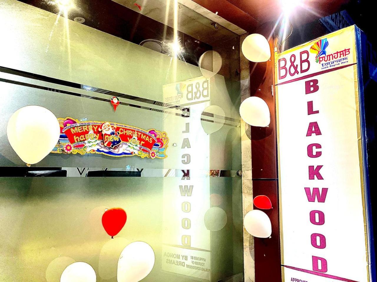 Blackwood Near Golden Temple -140 Mtrs 암리차르 외부 사진